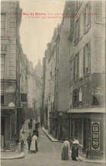 Carte postale ancienne Rue de Bièvre
                                                                     à Paris 5e
                                