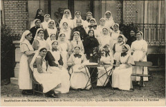 Institution des Diaconesses - Rue de Reuilly - Quelques Gardes-Malades et Soeurs de Paroisse à Paris 12e