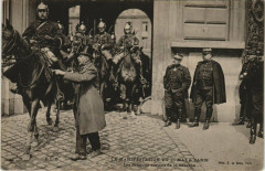 Paris Manif. Les Dragons sortant de la Caserne