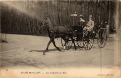 Paris Mondain - Nos Elégantes au Bois à Paris 16e
