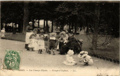 Paris 8e Les Champs-Elysées Groupe d'enfants Nd Phot -
																					75008 Paris 8e
																			