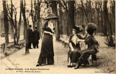Paris La mode Nouvelle les Jupes-Pantalons Avenue des Acacias