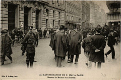 Paris Manifestation du 1er Mai. Devant la Bourse du Travail