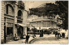 Royat La Pharmacie le Kursaal et Le Puy Chateix à Royat