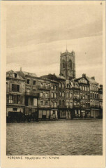 Guerre Peronne Hauptplatz mit Kirche
