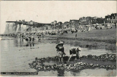 Mers-les-Bains Enfants jouant sur la Plage à Mers-les-Bains