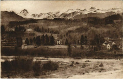 Pau Le Gave et les Pyrenees France à Pau