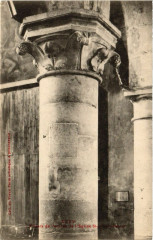 Paris 5e Pilliers de l'Entrée de l'Eglise Saint-Julien-le-Pauvre -
																					75005 Paris 5e
																			