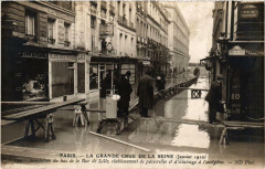 Paris 7e Rue de Lille. paserelles eclairage Crue 1910 à Paris 7e