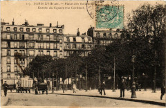 Place des Batignolles - Entrée du Square rue Cardinet à Paris 17e