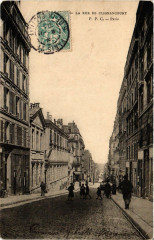 Carte postale ancienne La Rue de Clignancourt
                                                                     à Paris 18e
                                