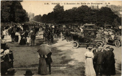 Carte postale ancienne L'Avenue du Bois de Boulogne
                                                                     à Paris 16e
                                