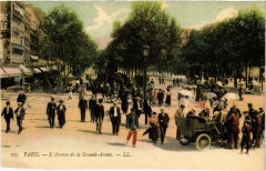 Carte postale ancienne L'Avenue de la Grande-Armée
                                                                     à Paris 17e
                                