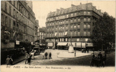 Paris 4e Rue Saint-Antoine. Place Beaumarchais à Paris 4e