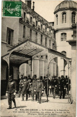 Paris 5e Val-De-Grace Le President de la République à Paris 5e