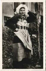 Saint-Colomban-des-Villards Costume du Pays - Femme - Type -
																					73130 Saint-Colomban-des-Villards
																			