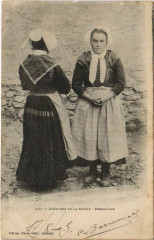 Hermillon Costumes - Femmes - Types