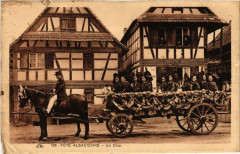 Fete Alsacienne Un Char Folklore