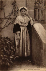 Jeune Fille de Saint-Gildas Folklore
