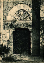 Maguelone La Porte de la Cathedrale Folklore
