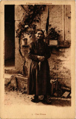 L'Auvergne Pittoresque Une Fileuse Folklore