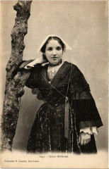 Jeune Alreenne Folklore