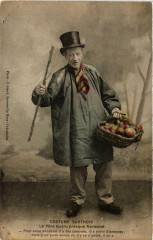 Costume Sarthos Le Pere Queru presque Normand Folklore