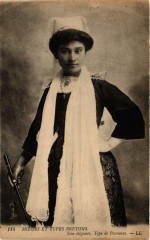 Moeurs et Types Bretons Une elegante Type de Pavs Folklore