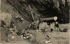 La vie a la mer Famille de pecheurs France Folklore