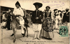 Le Bourg de Batz Un Jour de Fete France Folklore
