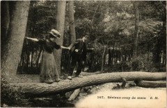Serieux coup de main France Folklore