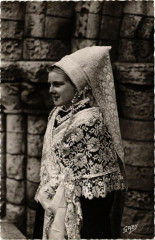 Ile de Re Retaise en costume de mariée France Folklore