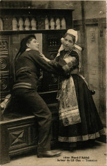 Pont l'Abbe Autour du Lit Clos France Folklore