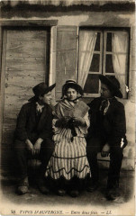 Types d'Auvergne Entre deux feux France Folklore -
													France
												