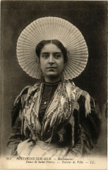 Boulonnaise Dame de Saint-Pierre France Folklore