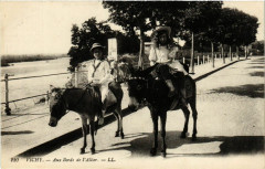 Vichy - Aux Bords de l'Allier - Folklore - Types