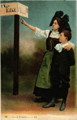 Vers la Frontiere - Folklore - Types