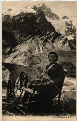Le Dauphine Pittoresque - La Grave - Une Fileuse - Folklore