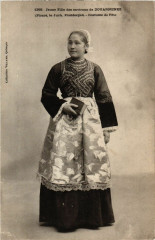 Jeune Fille des Environs de Douarnenez - Costume de Fete