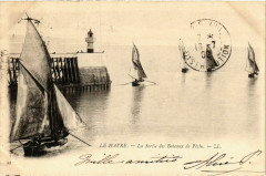 Le Havre La Sortie des Beateaux de Peche Lighthouse Phare
