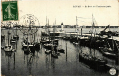 Royan Le port de l'Ancienne Jetee Lighthouse Phare