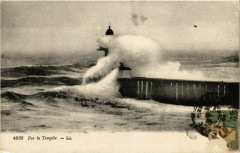 Par la tempete Lighthouse Phare