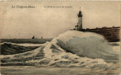 Le Treport Mers La Jetee Lighthouse Phare