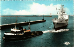 Dunkerque - Entrée d'un Navire - Ships