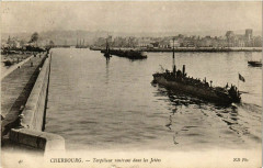 Torpilleur rentrant dans les Jetées - Cherbourg - Ships