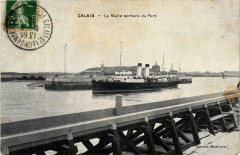 Calais - La Malle sortant du Port Ships