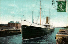 Le Havre - Le Jerome sortant des Grands Bassins Ships
