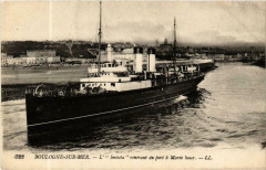 Boulogne Mer Invicta' rentrant au port a Marée basse Ships