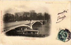 Suresnes Le Pont Ships