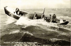 Ameland De reddingboat bij storm in actie Ships